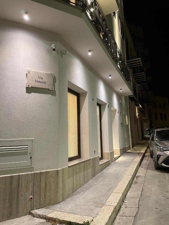 Porta Del Golfo Apartments & Suites Castellammare del Golfo Eksteriør billede